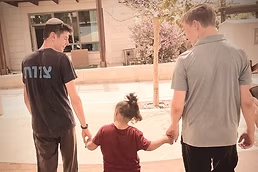 Torah Tech students volunteering in Israel